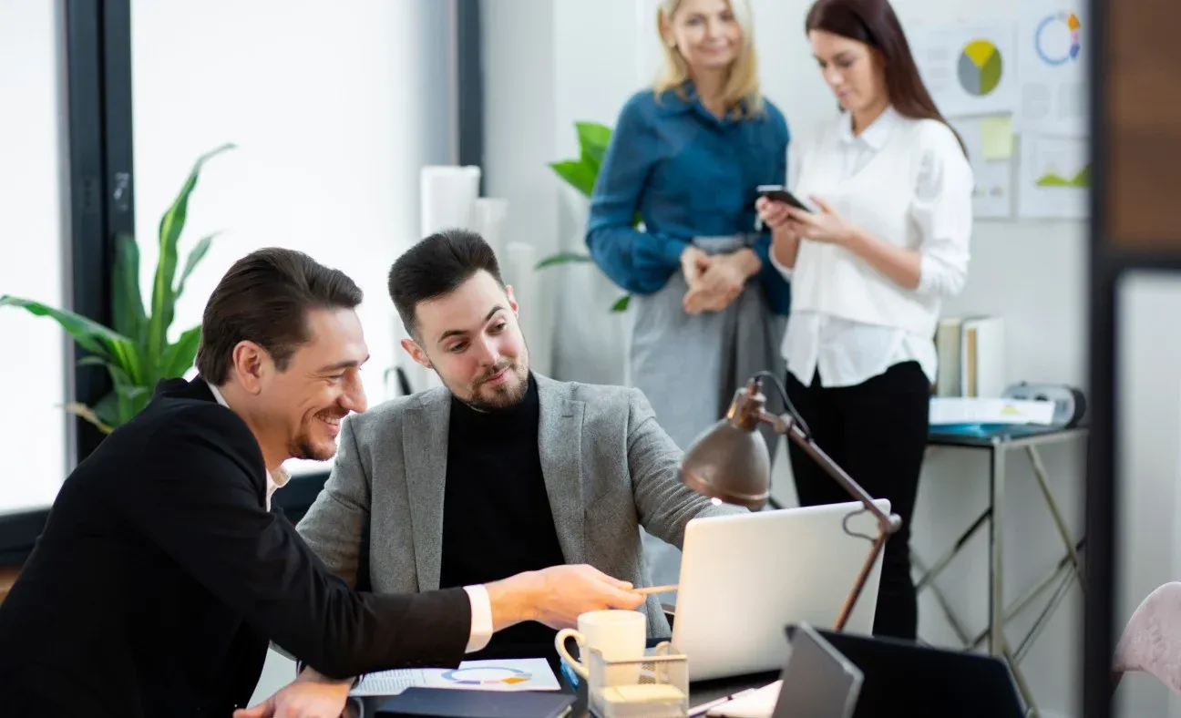 Dealer Finance vs Comparing With a Broker: What's the Difference?